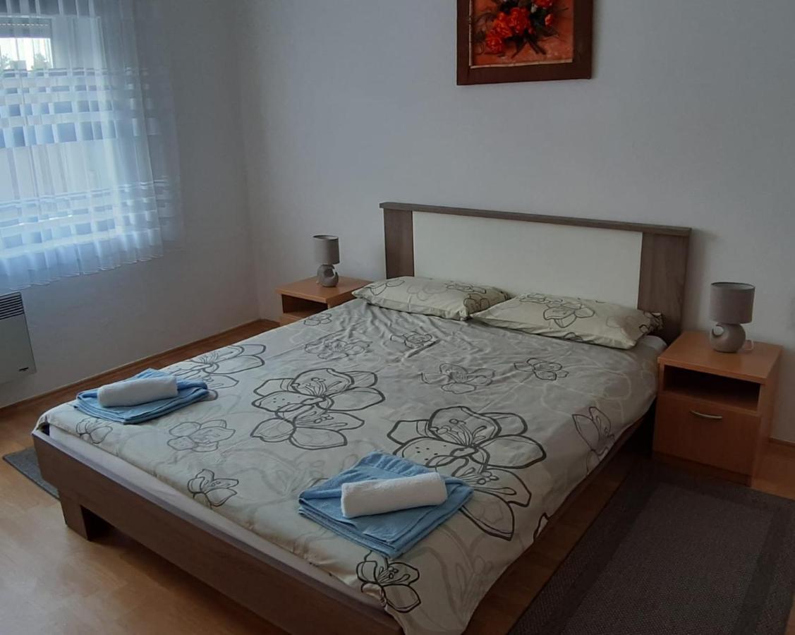Apartment Ivana Gospic Bagian luar foto